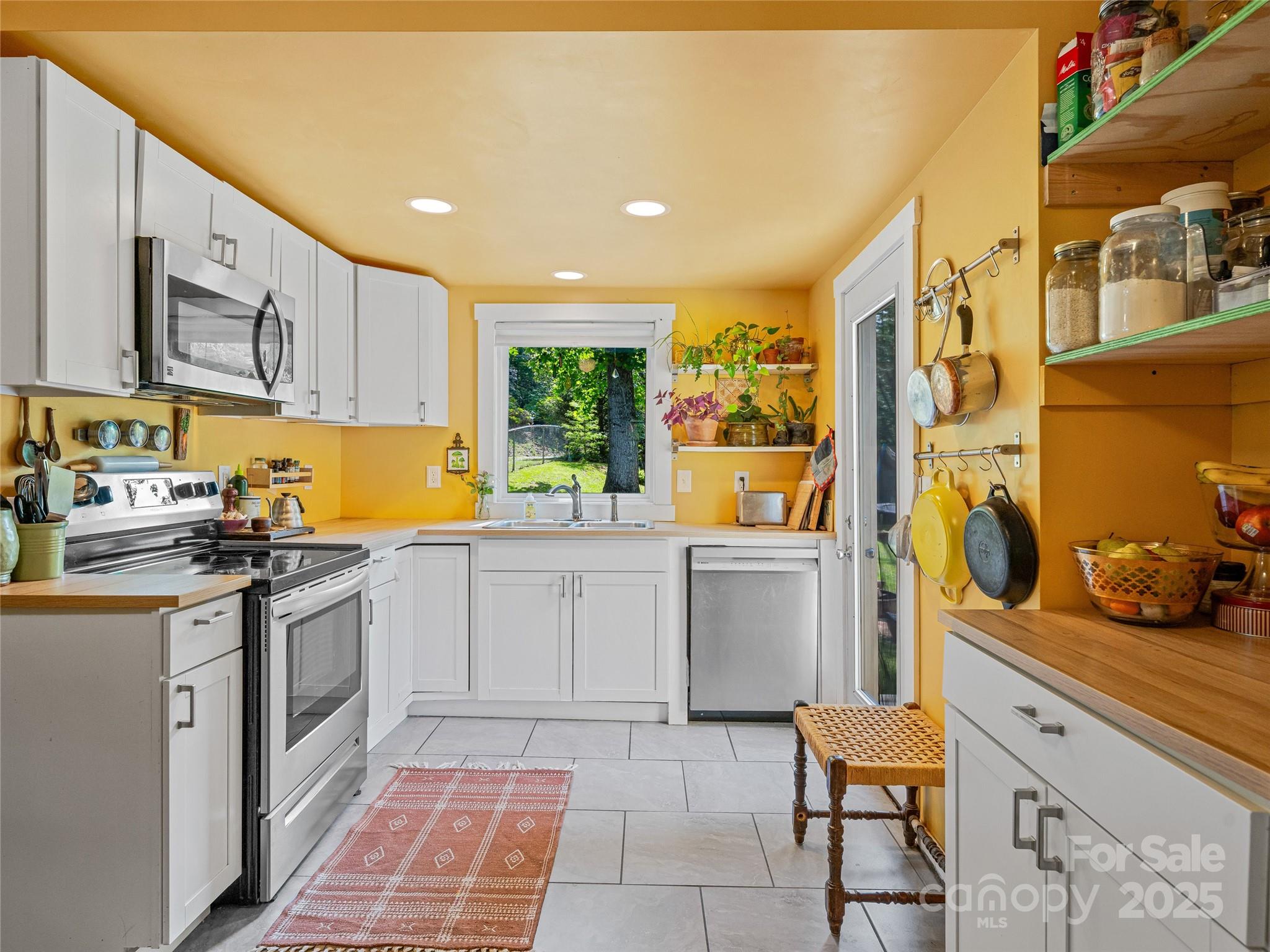 820 Azalea Avenue Black Mountain NC 28711