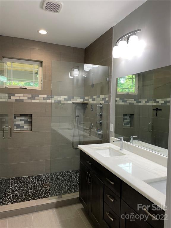 8 Wind Stone Drive Asheville NC 28804