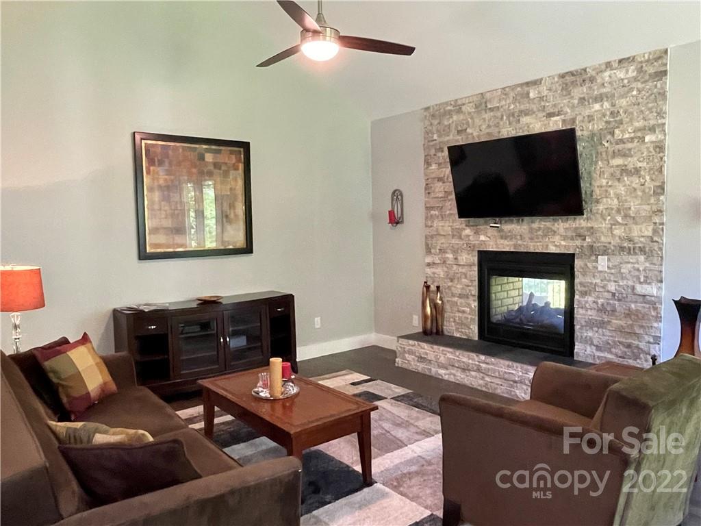 8 Wind Stone Drive Asheville NC 28804