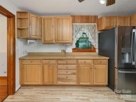12 Robertson Street Burnsville NC 28714