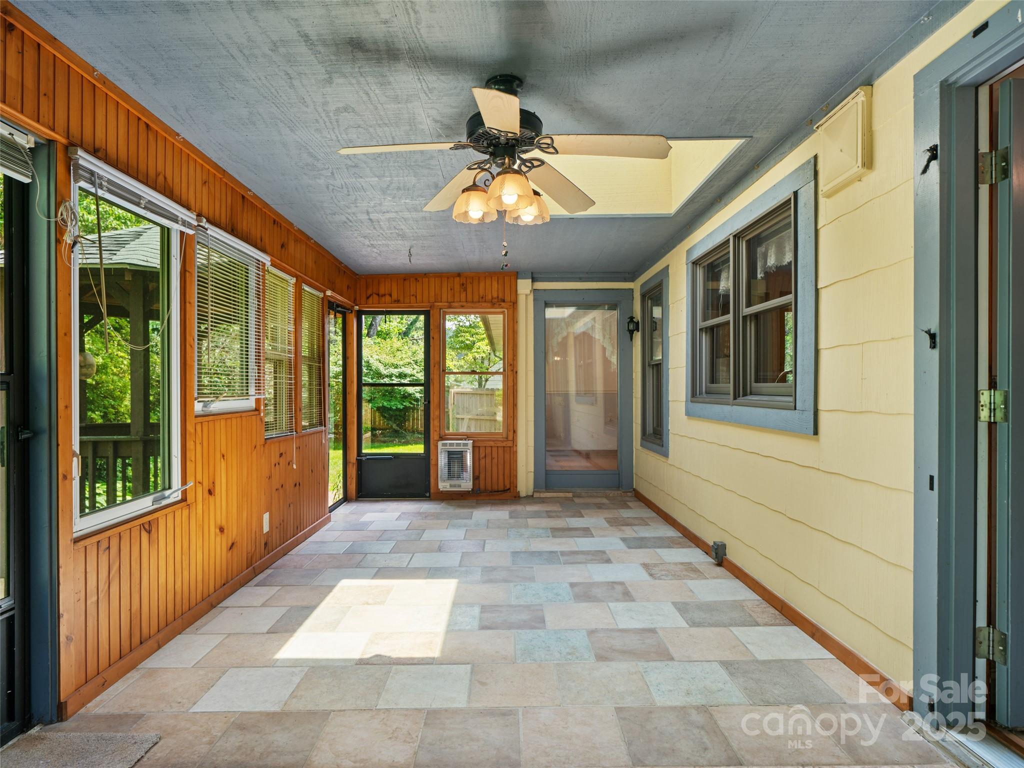 12 Robertson Street Burnsville NC 28714