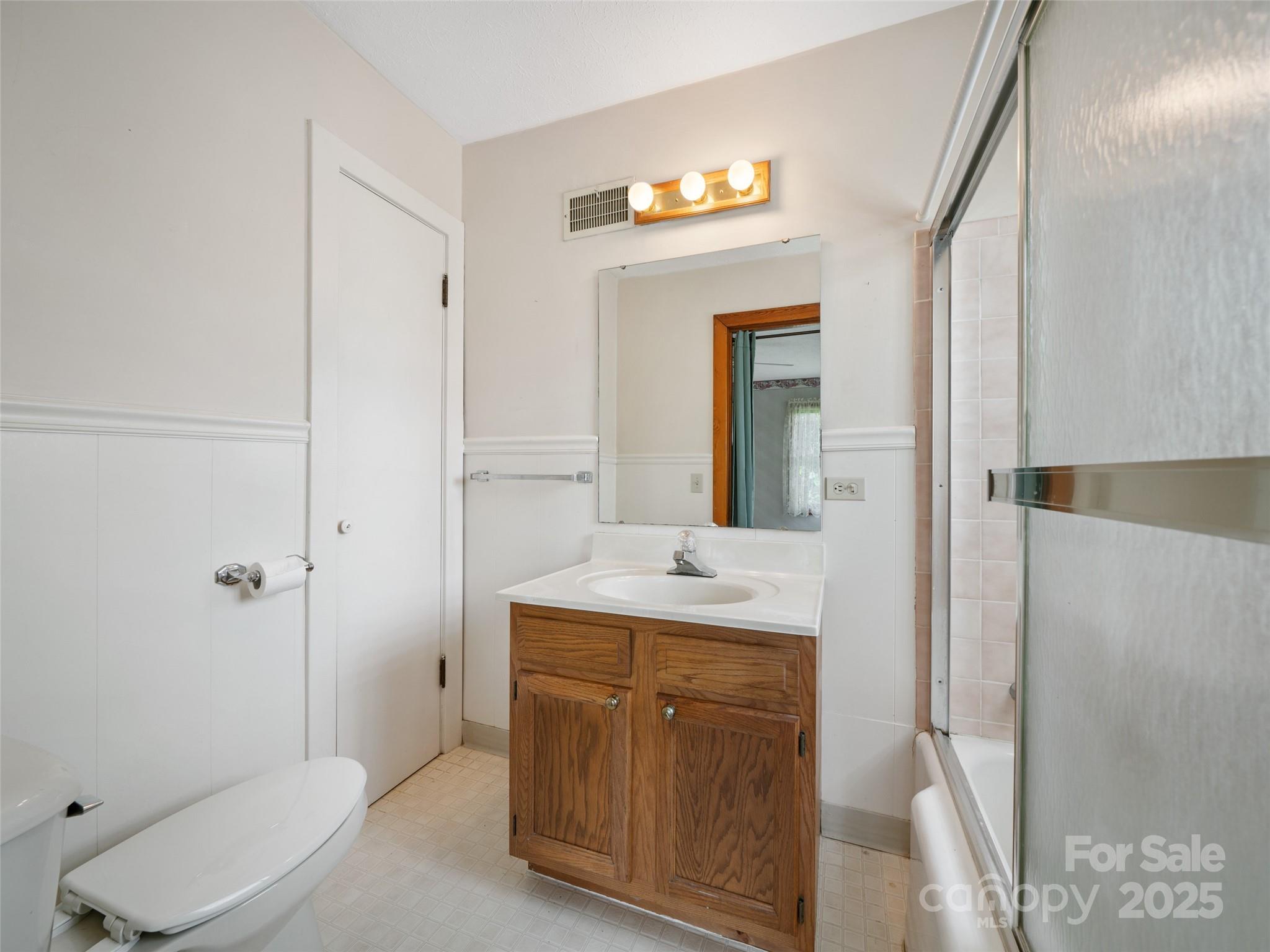 12 Robertson Street Burnsville NC 28714