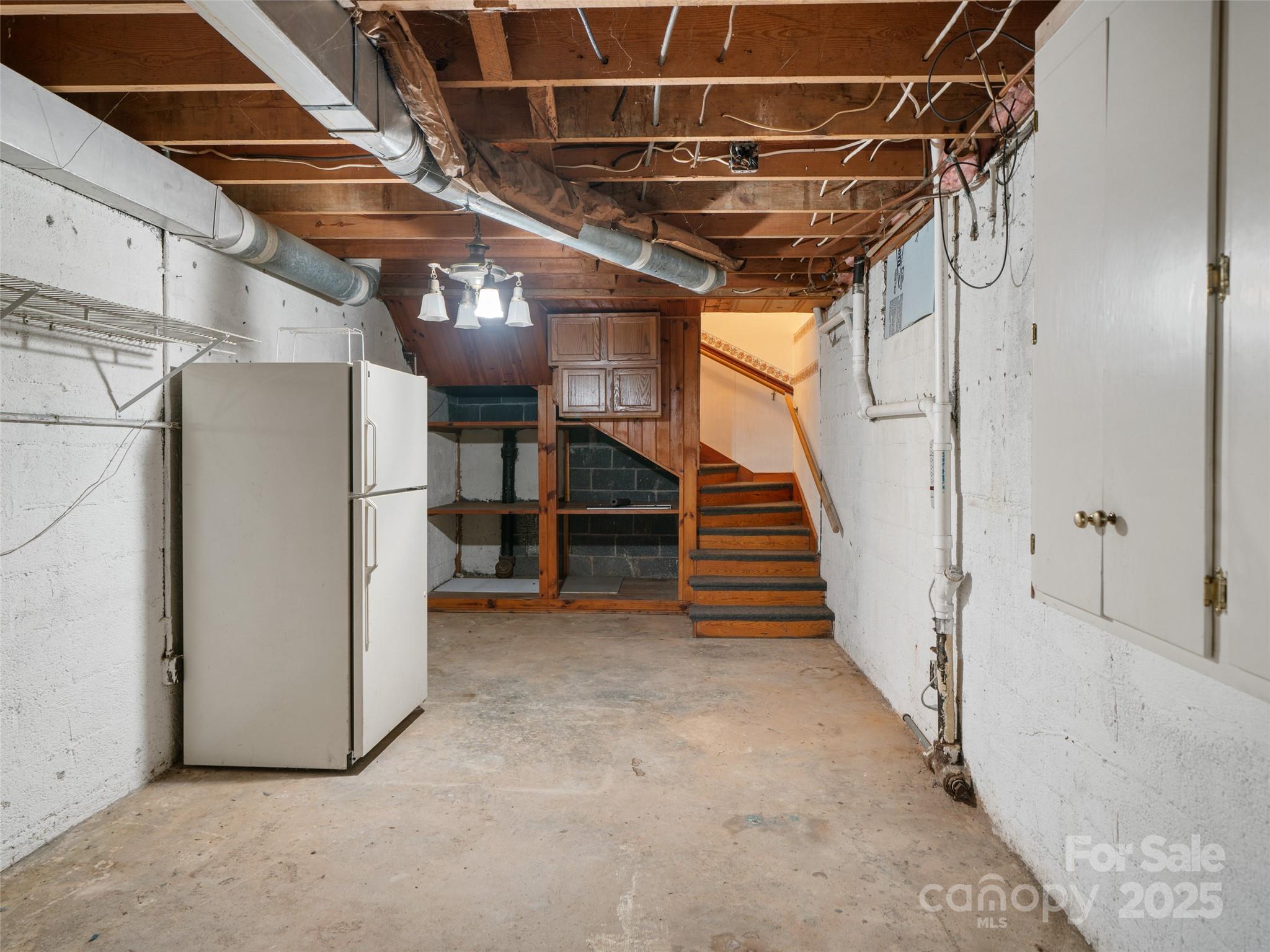 12 Robertson Street Burnsville NC 28714