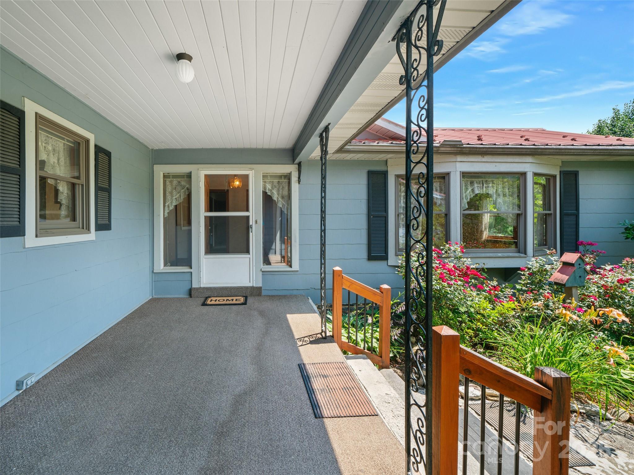 12 Robertson Street Burnsville NC 28714