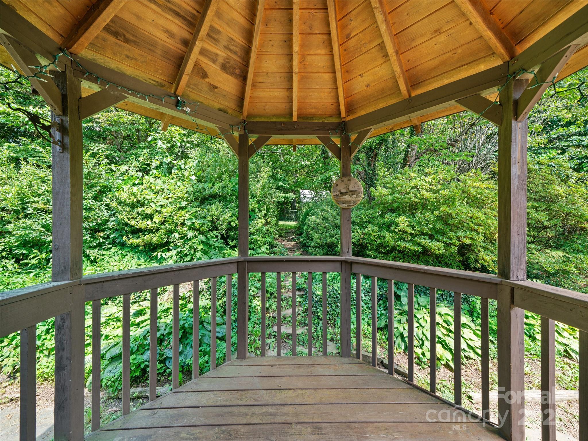12 Robertson Street Burnsville NC 28714