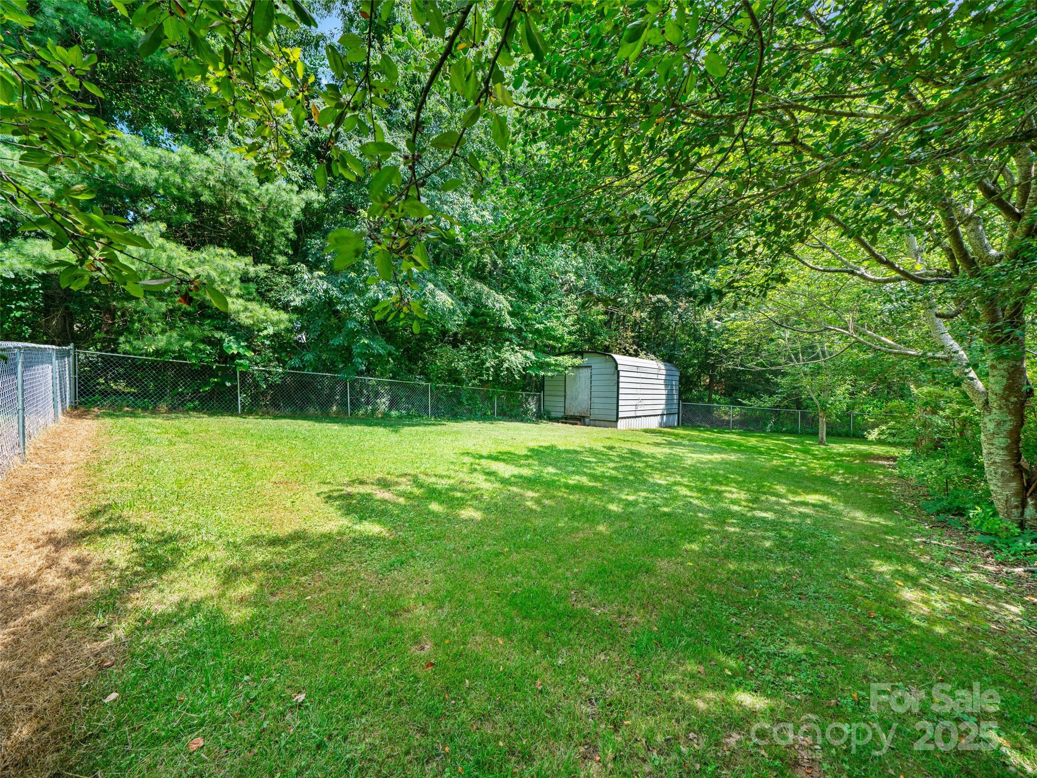 12 Robertson Street Burnsville NC 28714