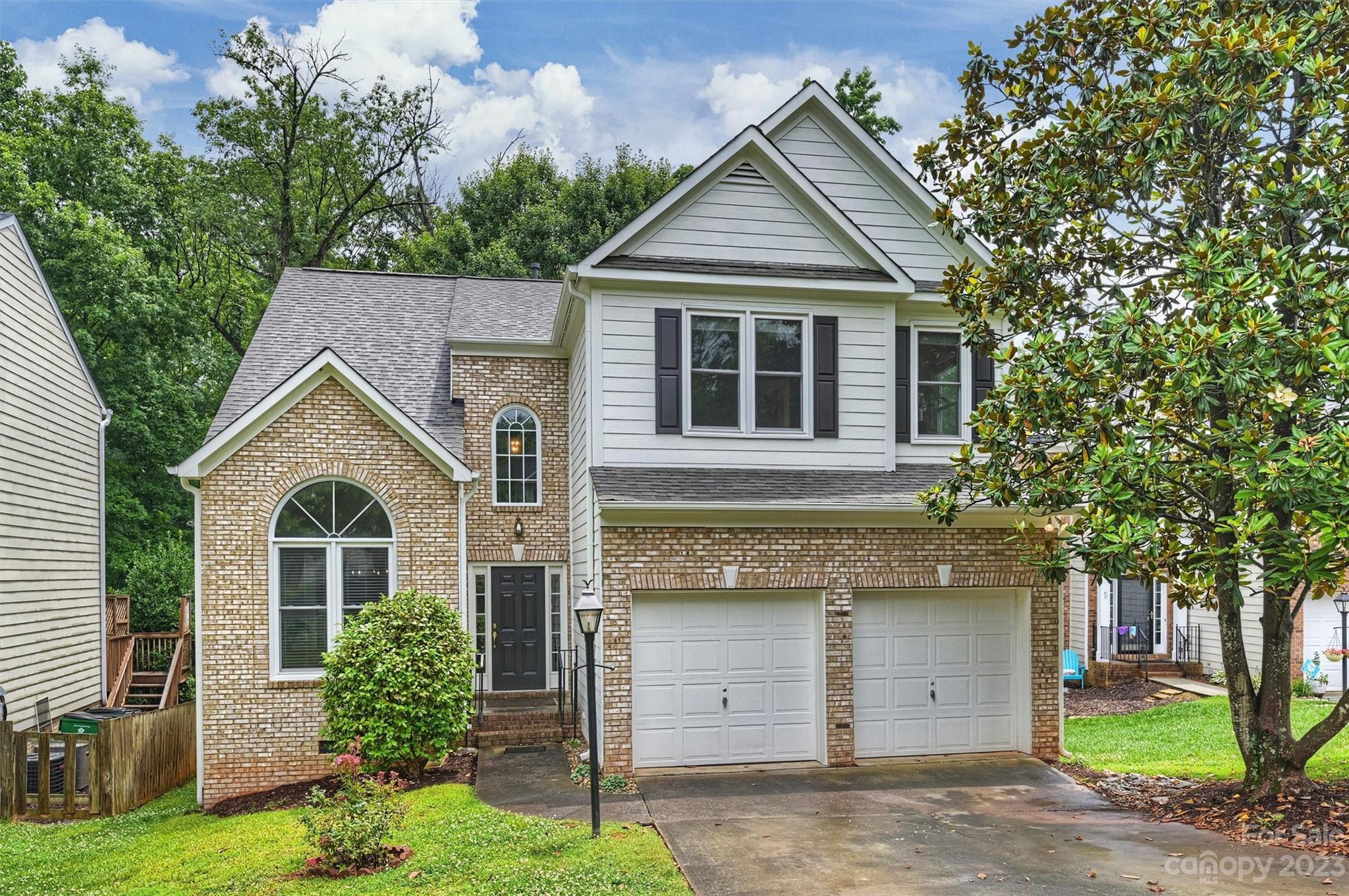 2016 Sablewood Drive Charlotte NC 28205