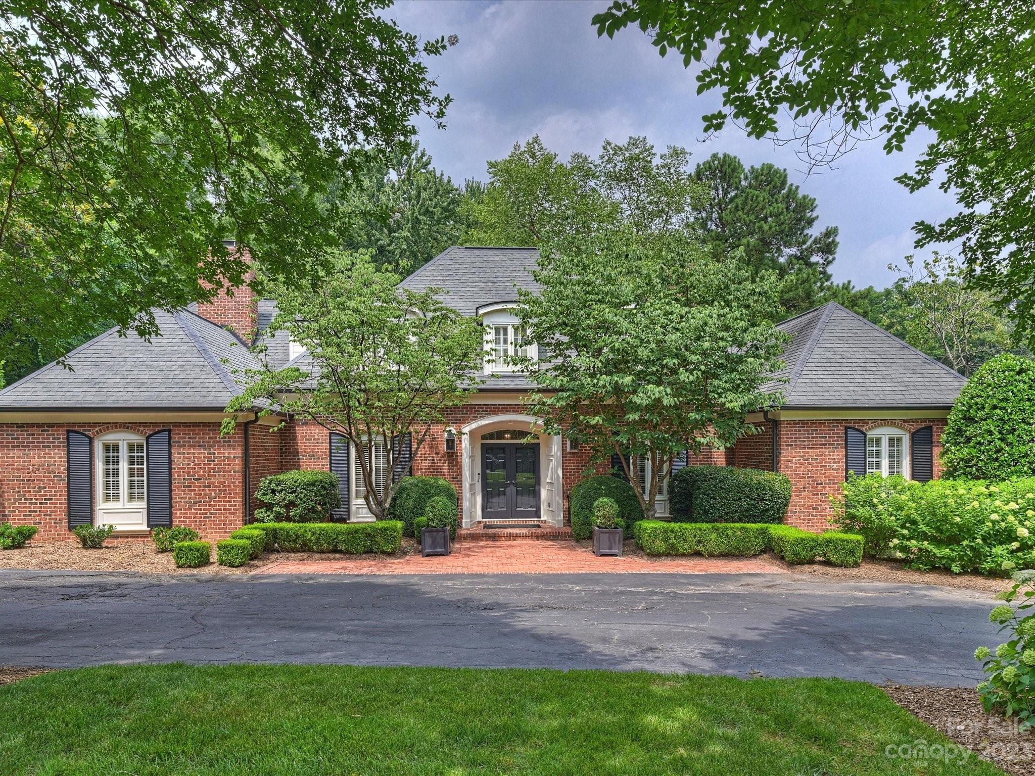 2216 Cortelyou Road Charlotte NC 28211