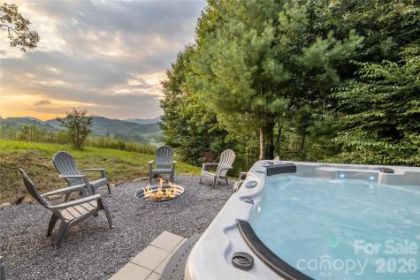 348 Dandelion Lane Burnsville NC 28714