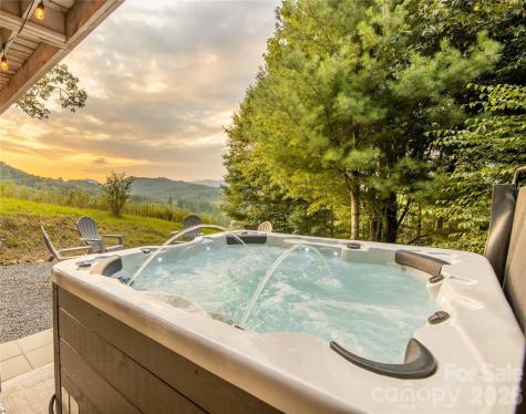 348 Dandelion Lane Burnsville NC 28714