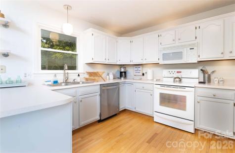 348 Dandelion Lane Burnsville NC 28714