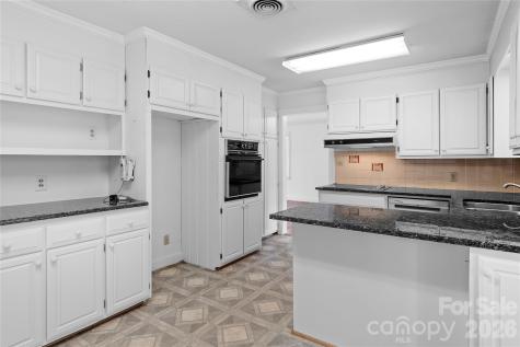 3116 Burkeshore Road Winston Salem NC 27106