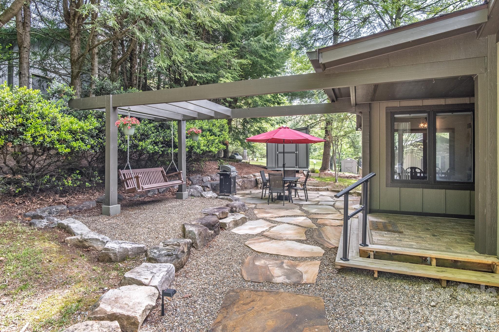 22 Dalonigei Court Brevard NC 28712