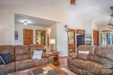 22 Dalonigei Court Brevard NC 28712