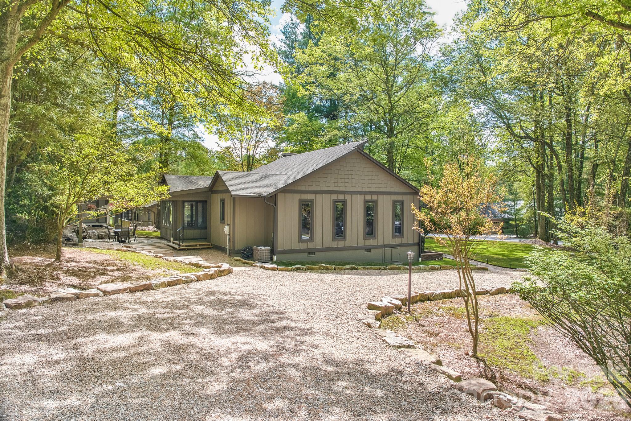 22 Dalonigei Court Brevard NC 28712