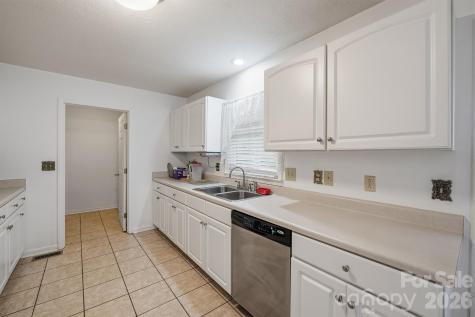 5406 Winding Oak Drive Hickory NC 28602