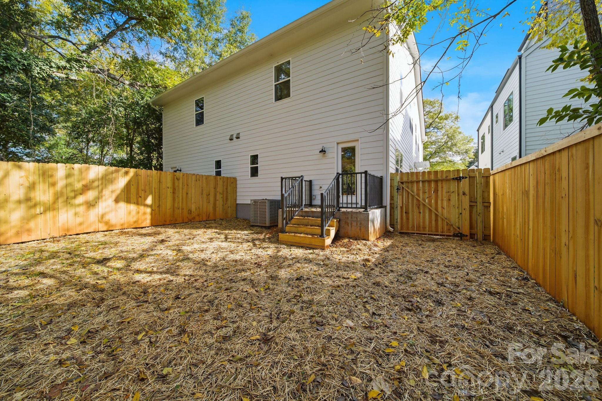 105 N Smallwood Place Charlotte NC 28216