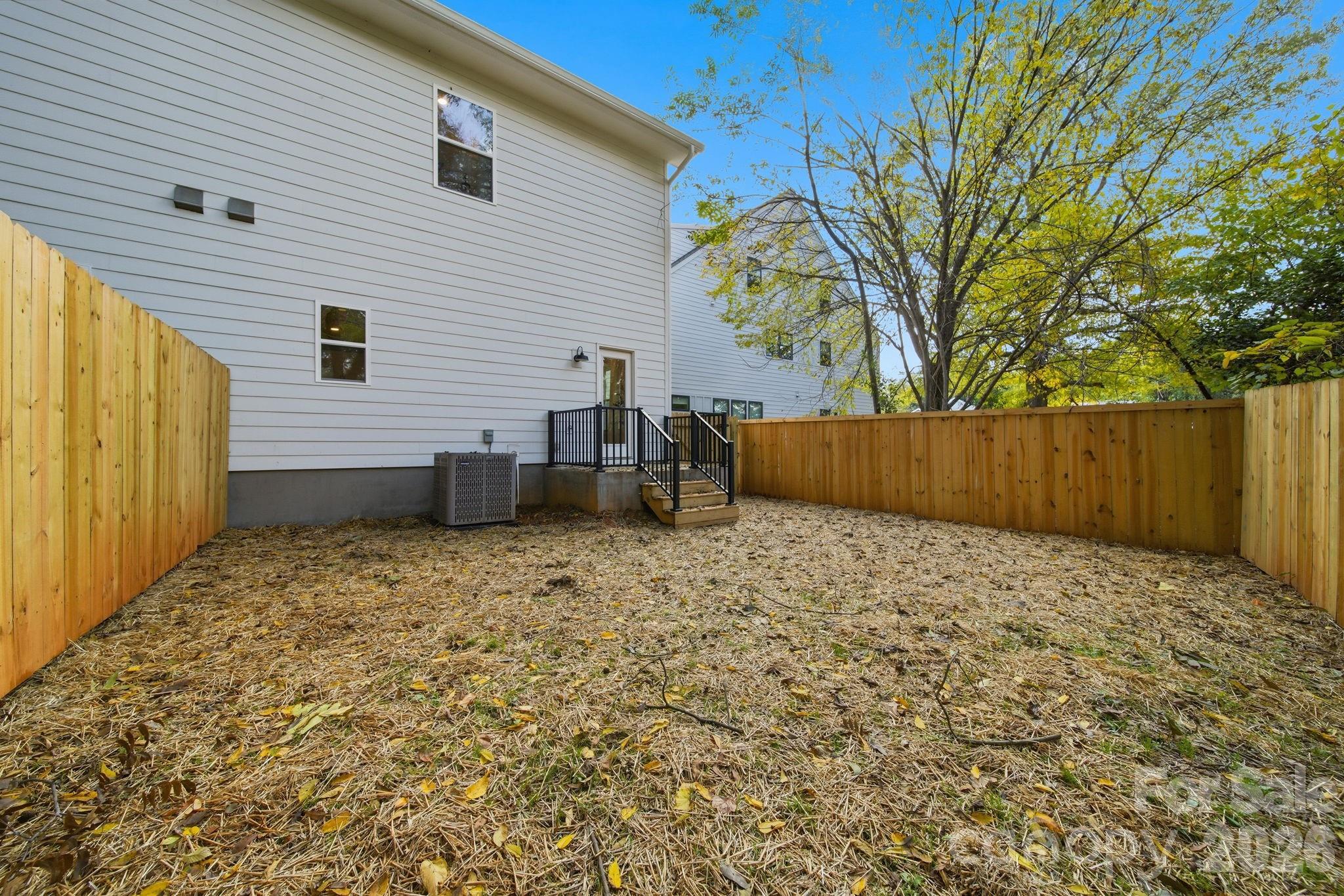 105 N Smallwood Place Charlotte NC 28216