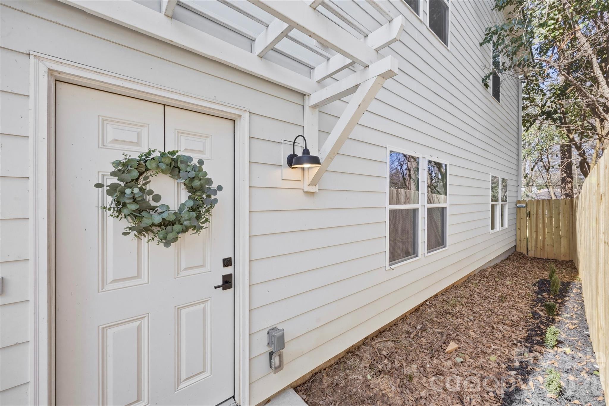 105 N Smallwood Place Charlotte NC 28216