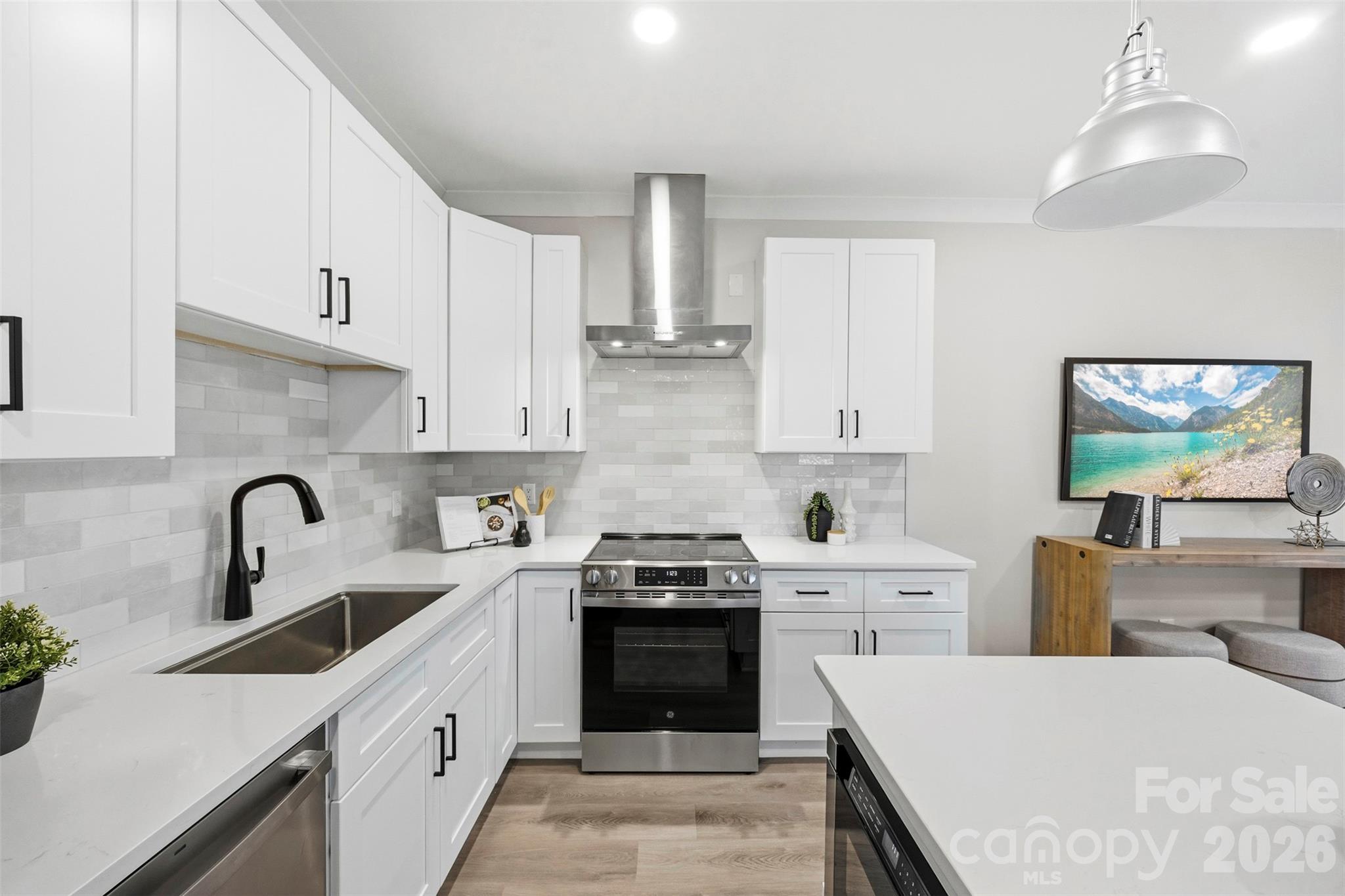 105 N Smallwood Place Charlotte NC 28216