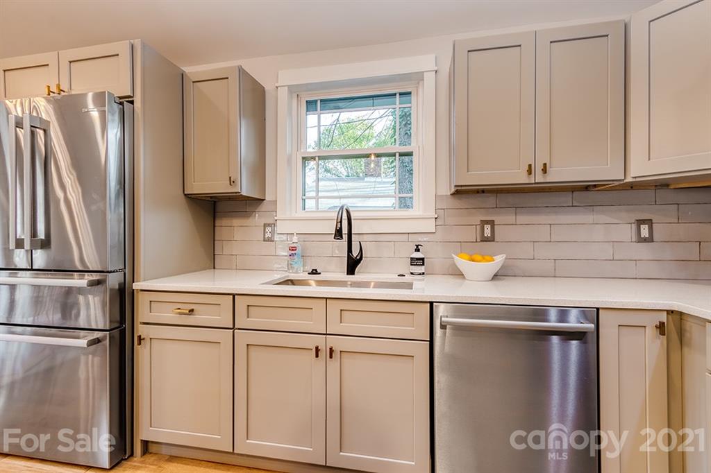 2920 Parkway Avenue Charlotte NC 28208