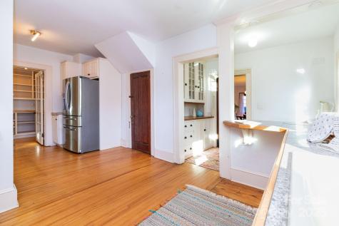 302 Iron Ridge Loop Asheville NC 28806