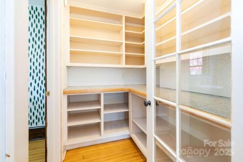 302 Iron Ridge Loop Asheville NC 28806