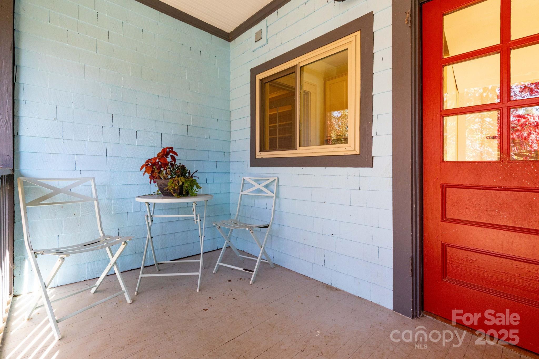 302 Iron Ridge Loop Asheville NC 28806