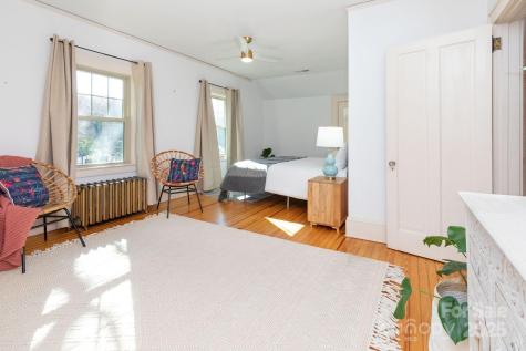 302 Iron Ridge Loop Asheville NC 28806