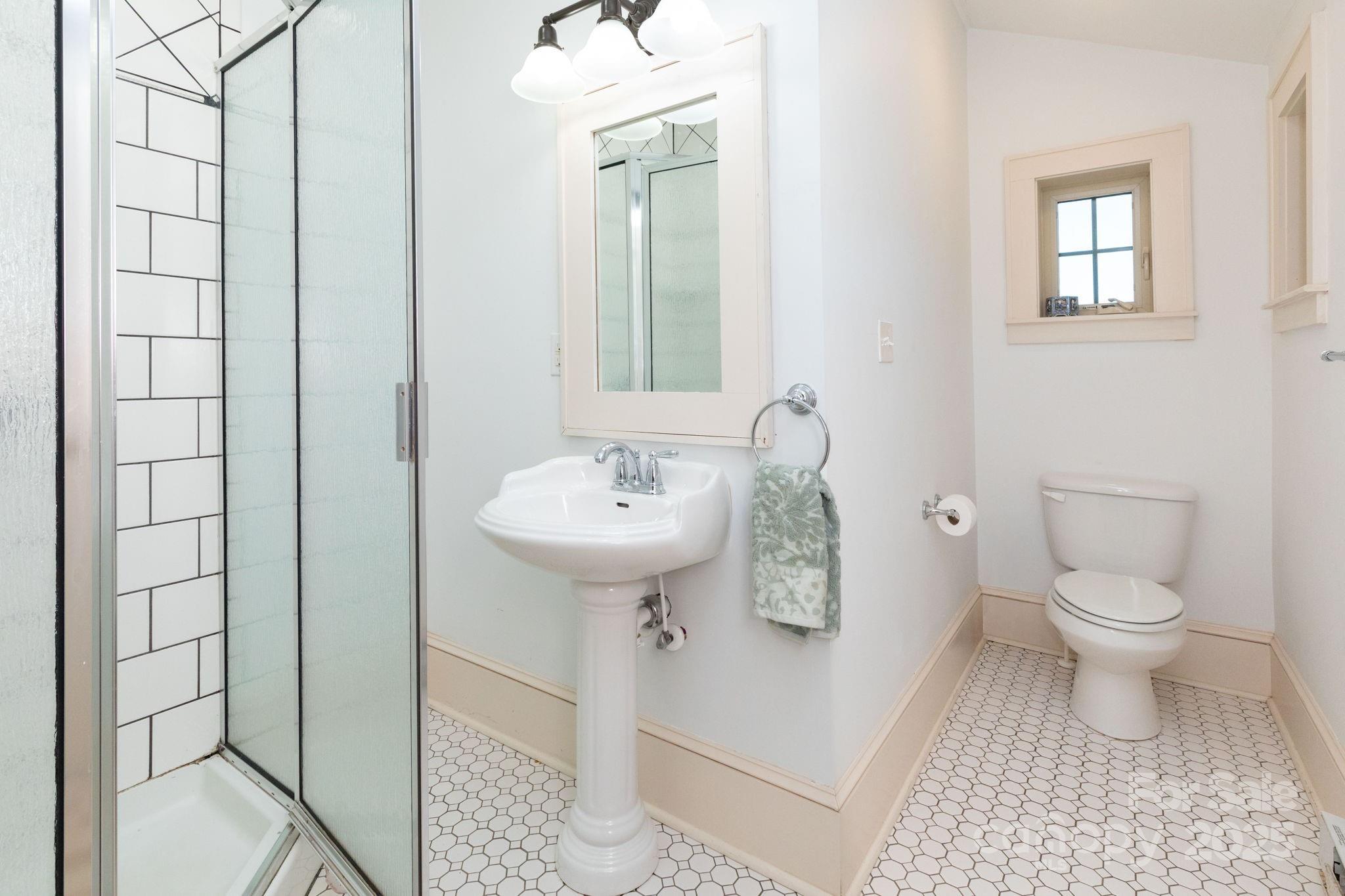 302 Iron Ridge Loop Asheville NC 28806