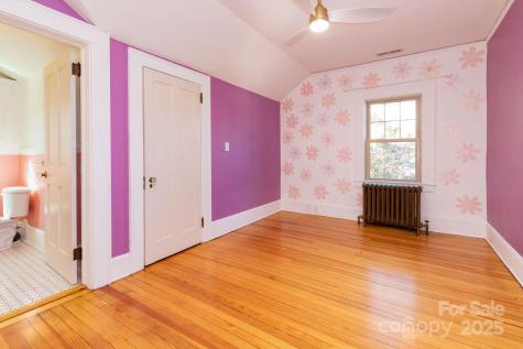 302 Iron Ridge Loop Asheville NC 28806