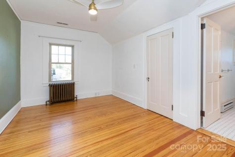 302 Iron Ridge Loop Asheville NC 28806