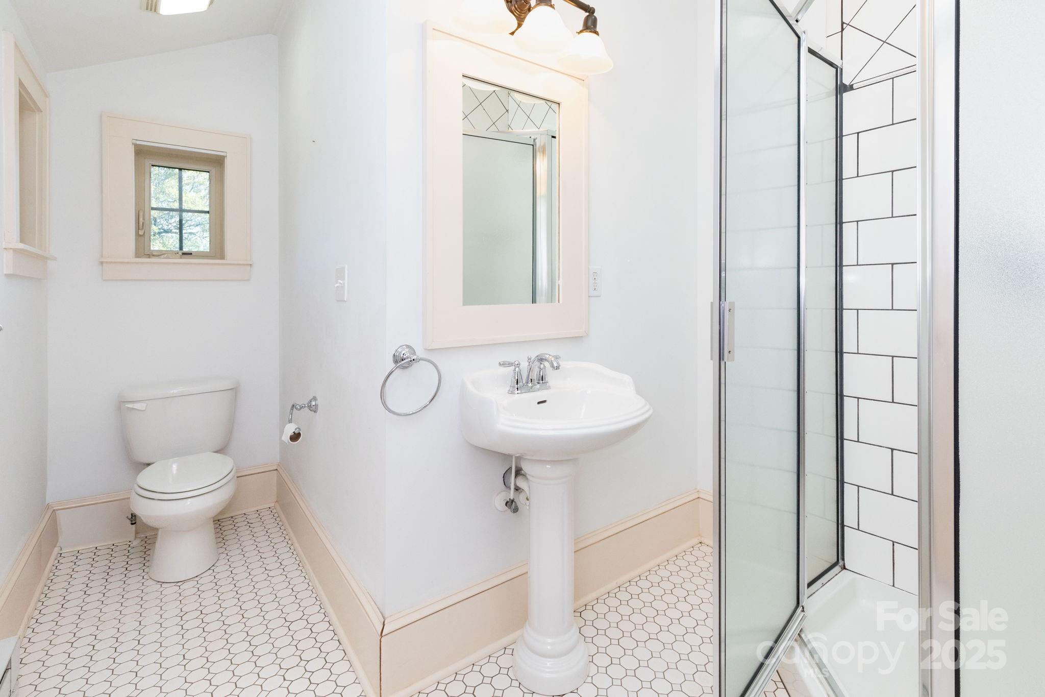 302 Iron Ridge Loop Asheville NC 28806