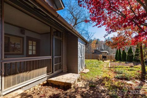 302 Iron Ridge Loop Asheville NC 28806