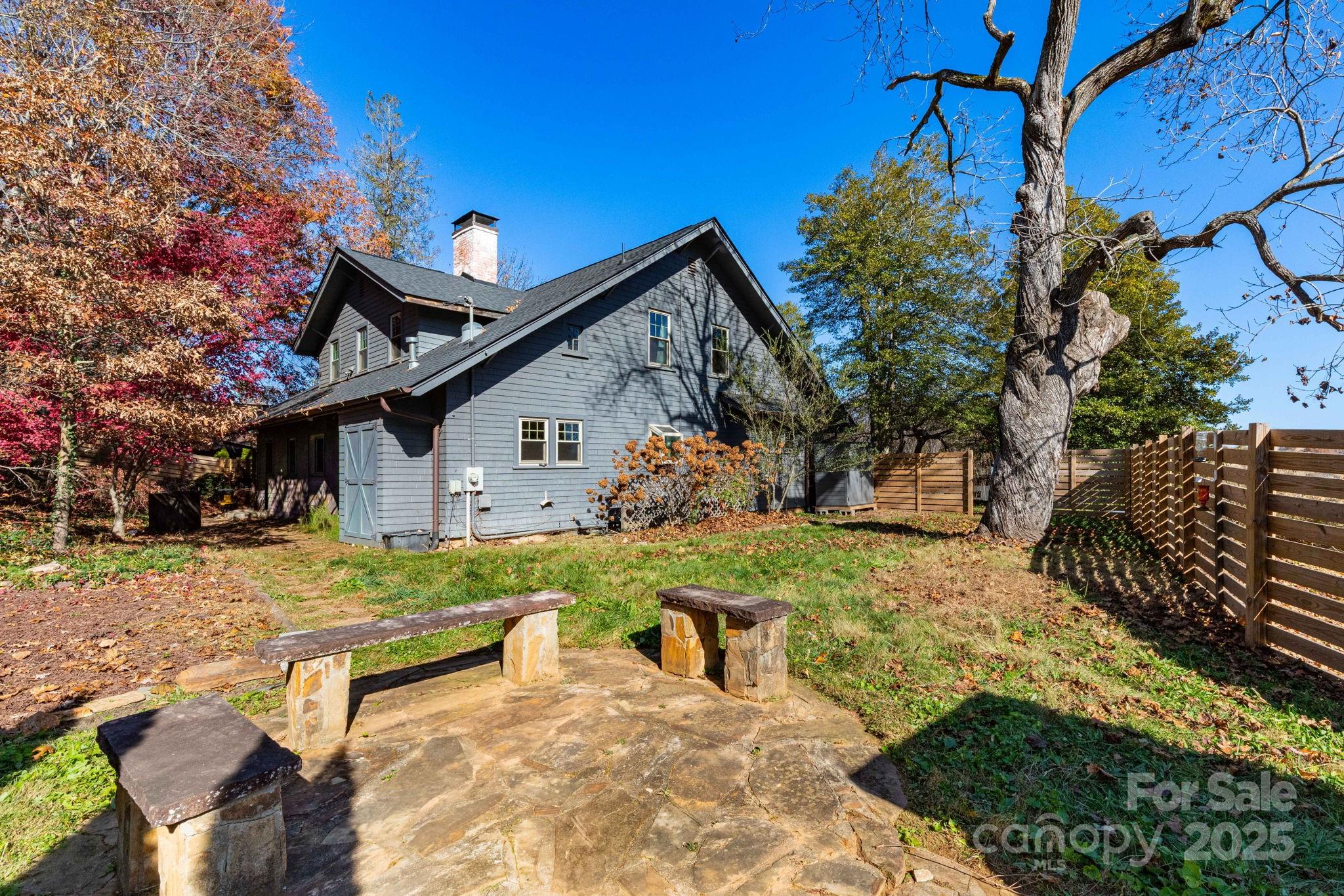 302 Iron Ridge Loop Asheville NC 28806