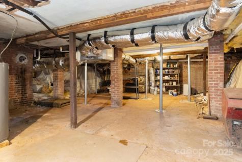 302 Iron Ridge Loop Asheville NC 28806