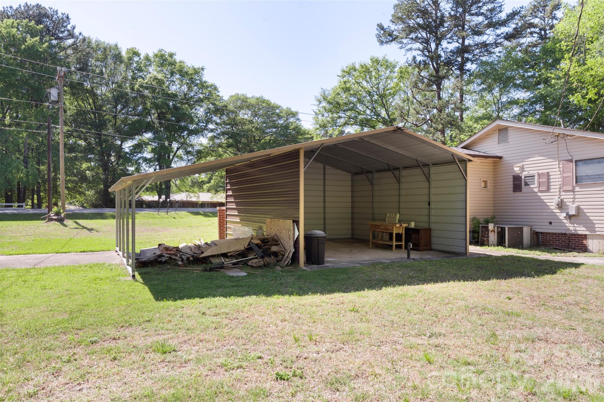 5208 Hickory Grove Road Mount Holly NC 28120