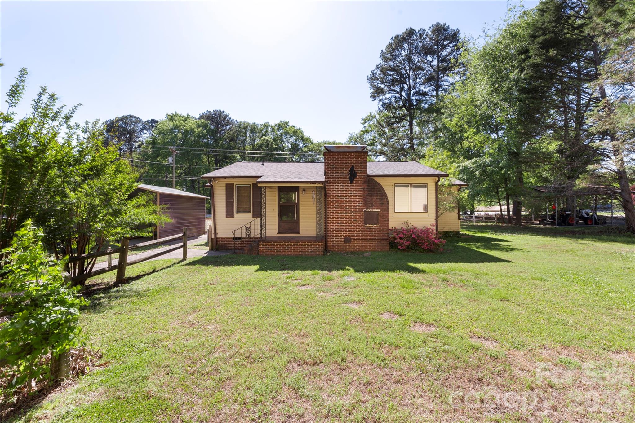 5208 Hickory Grove Road Mount Holly NC 28120