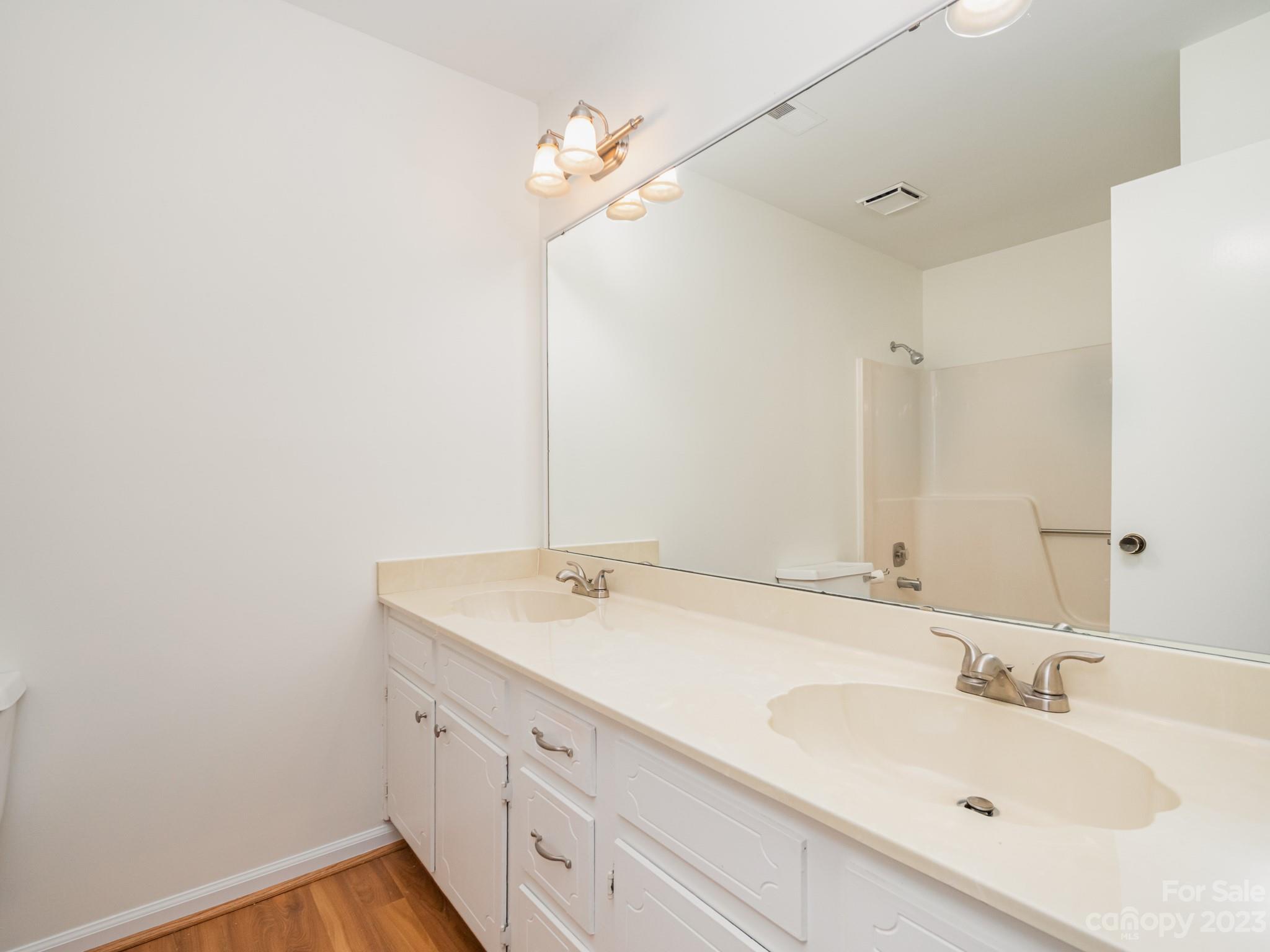2512 Lytham Drive Charlotte NC 28210