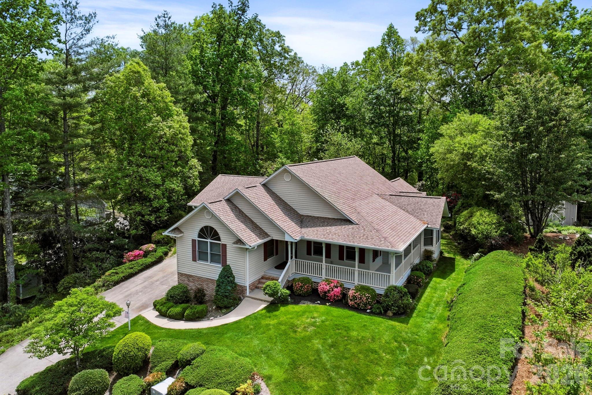 310 Windy Knoll Drive Hendersonville NC 28739