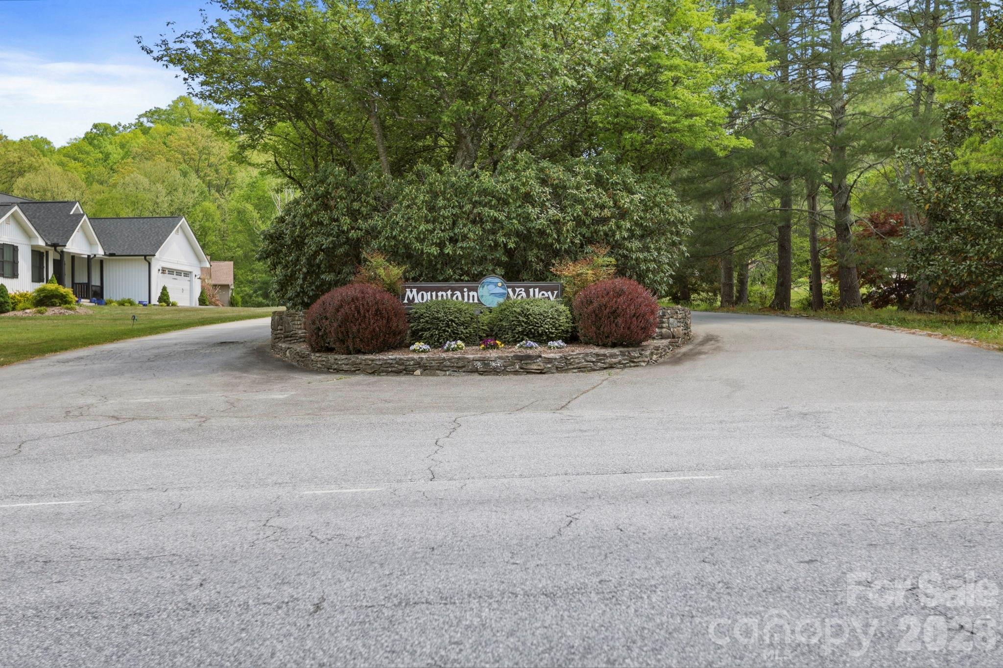 310 Windy Knoll Drive Hendersonville NC 28739