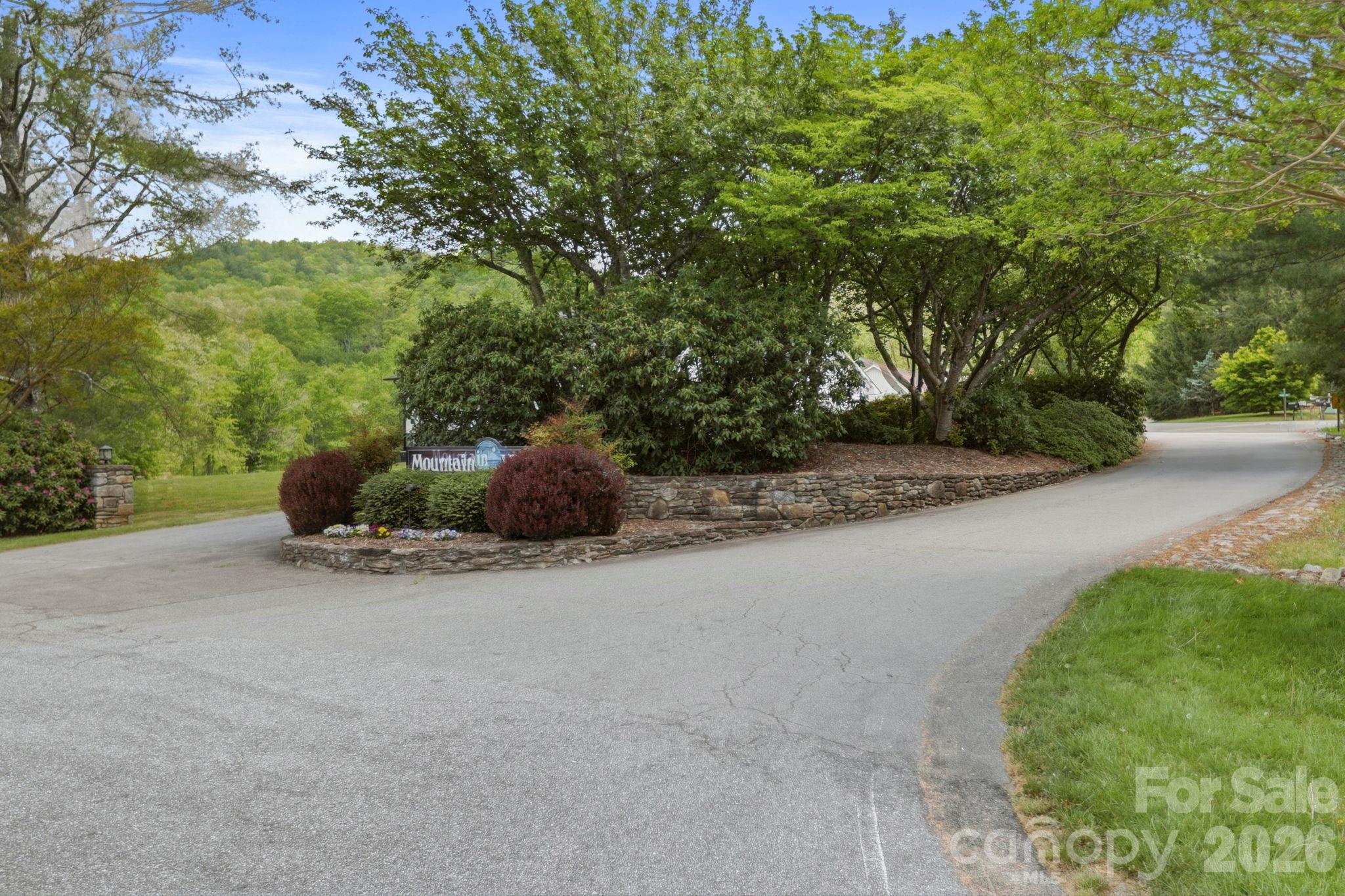 310 Windy Knoll Drive Hendersonville NC 28739