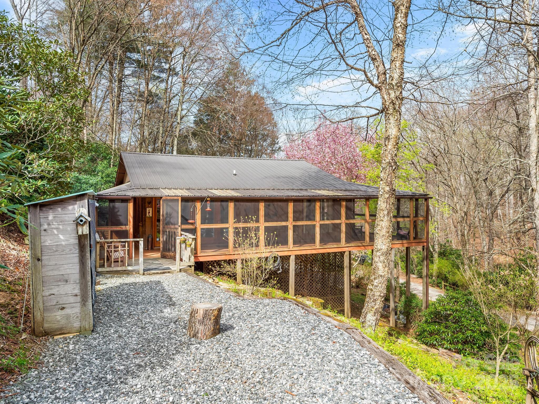 70 Fox Run Hot Springs NC 28743