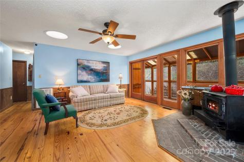 70 Fox Run Hot Springs NC 28743