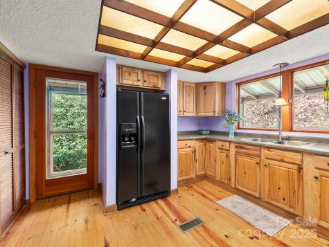70 Fox Run Hot Springs NC 28743