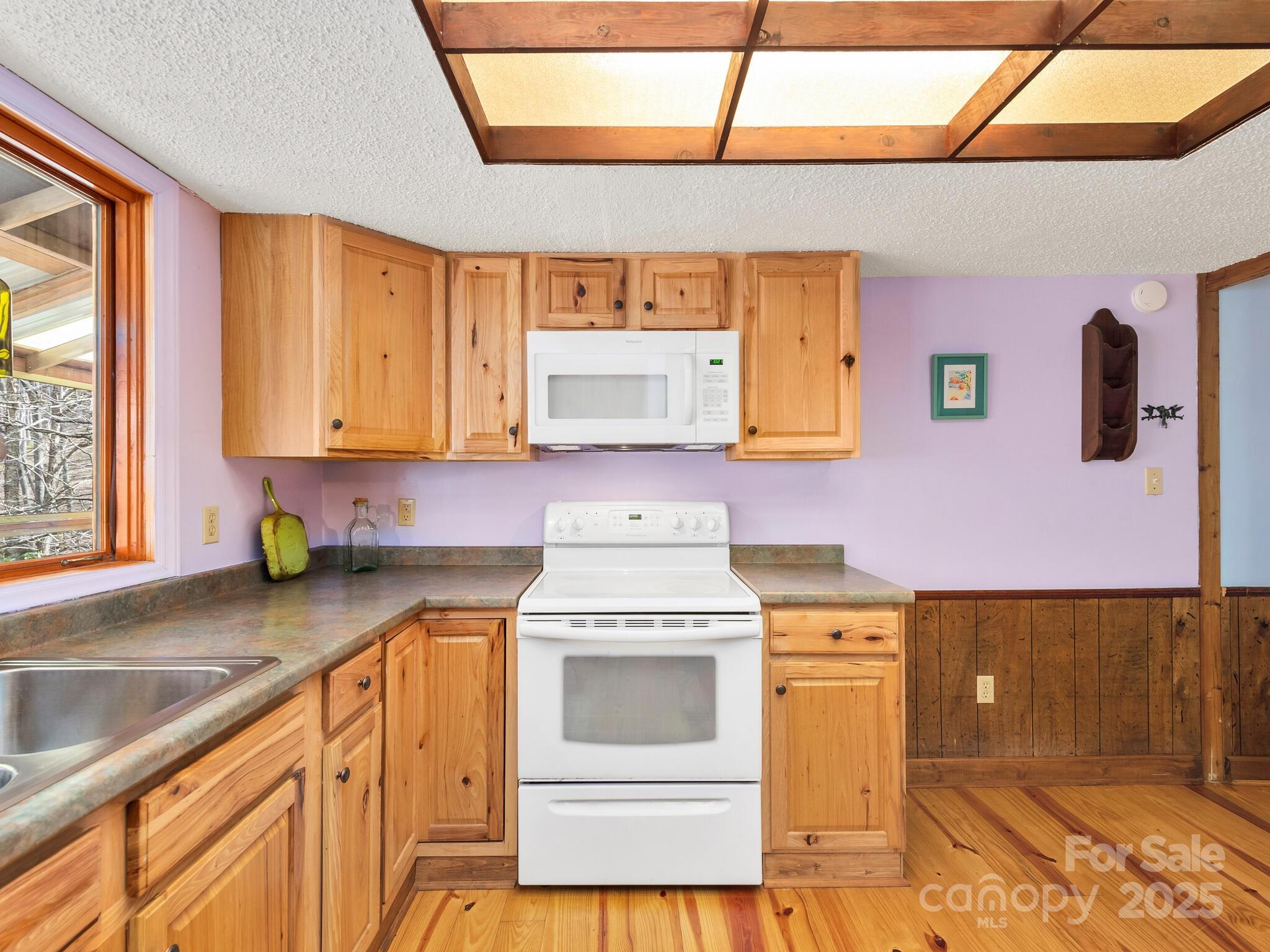 70 Fox Run Hot Springs NC 28743