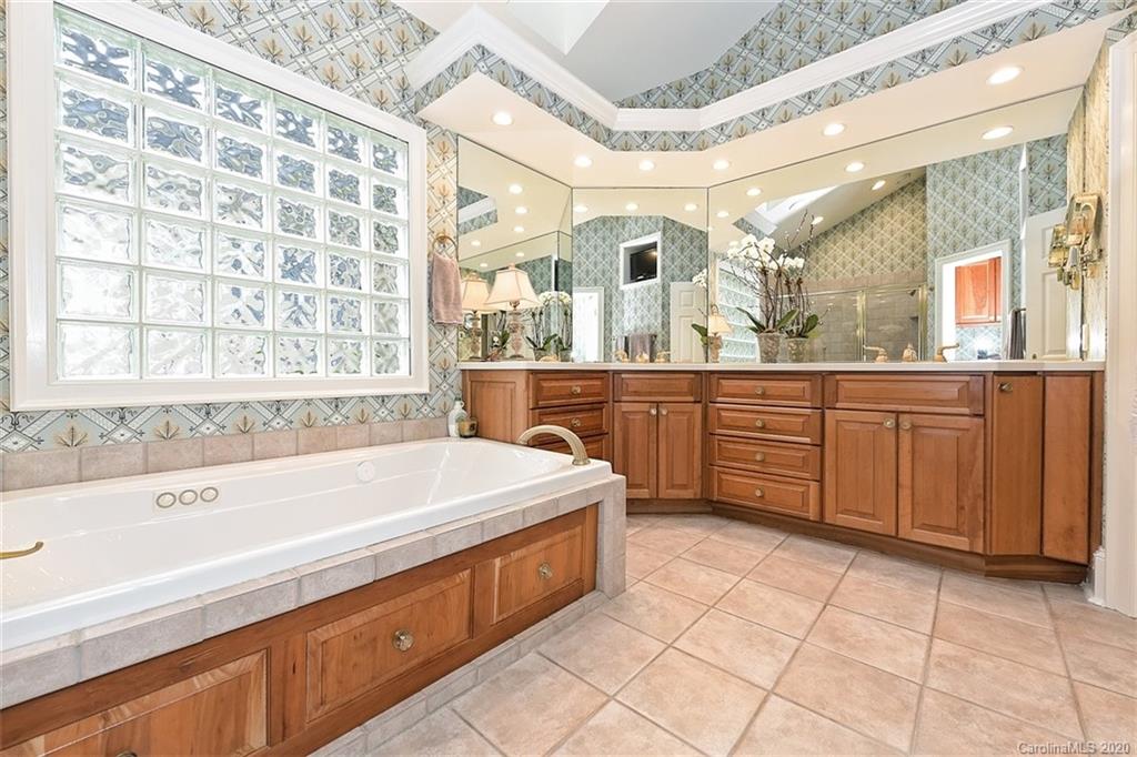 4008 Waterford Drive Charlotte NC 28226