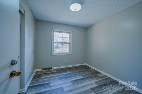 43 Lancelot Lane Asheville NC 28806