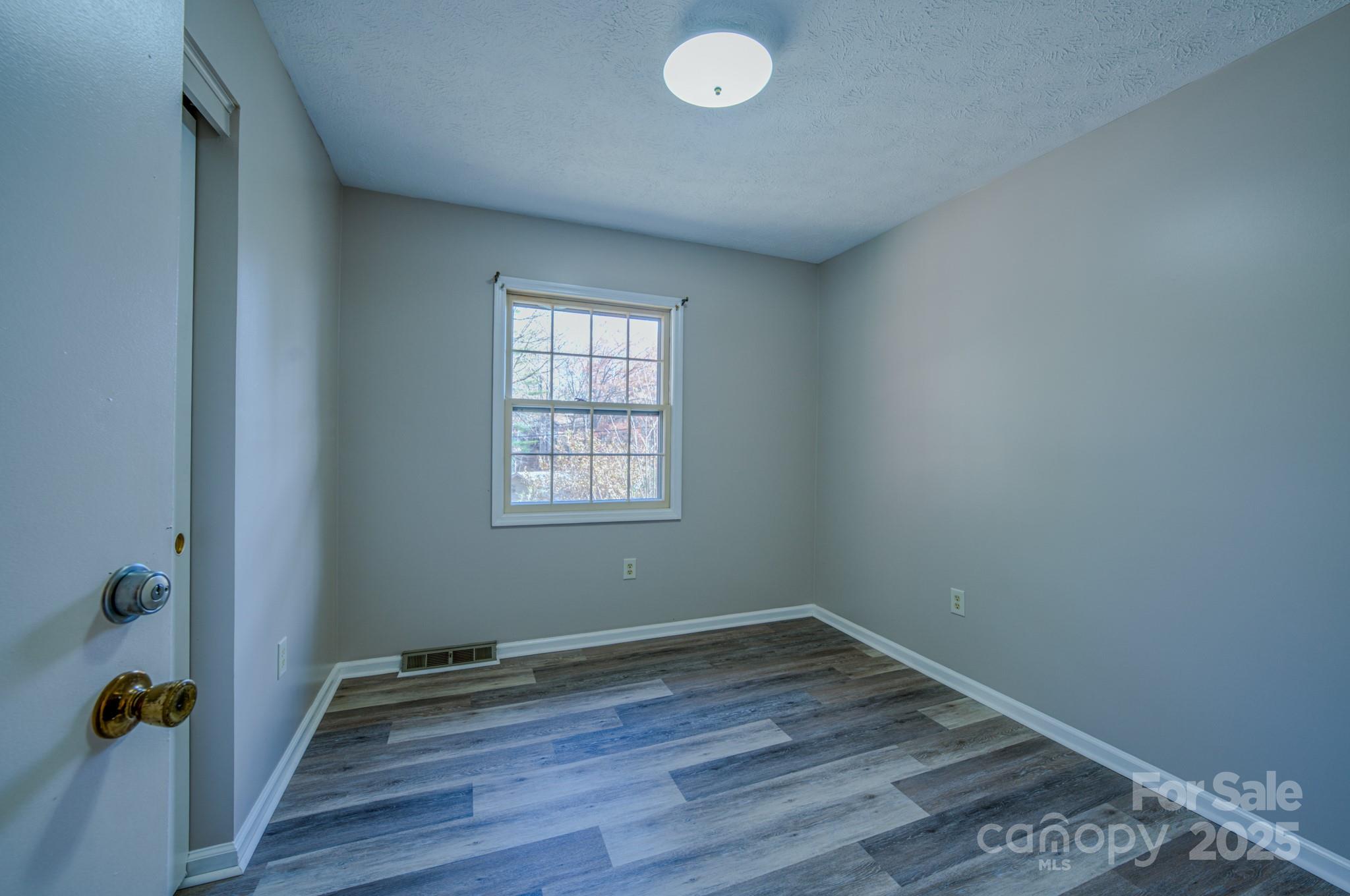 43 Lancelot Lane Asheville NC 28806