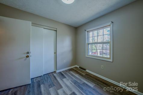 43 Lancelot Lane Asheville NC 28806